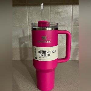 Stanley Cup 40oz- NWT- Hot Pink
